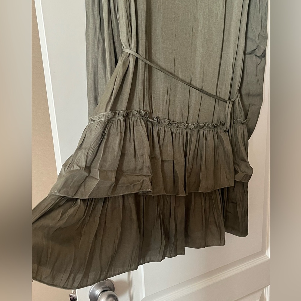 Socialite “Dusty” Olive Silky Smooth Long Sleeve Ruffle Dress Women’s Size L - Picture 12 of 16